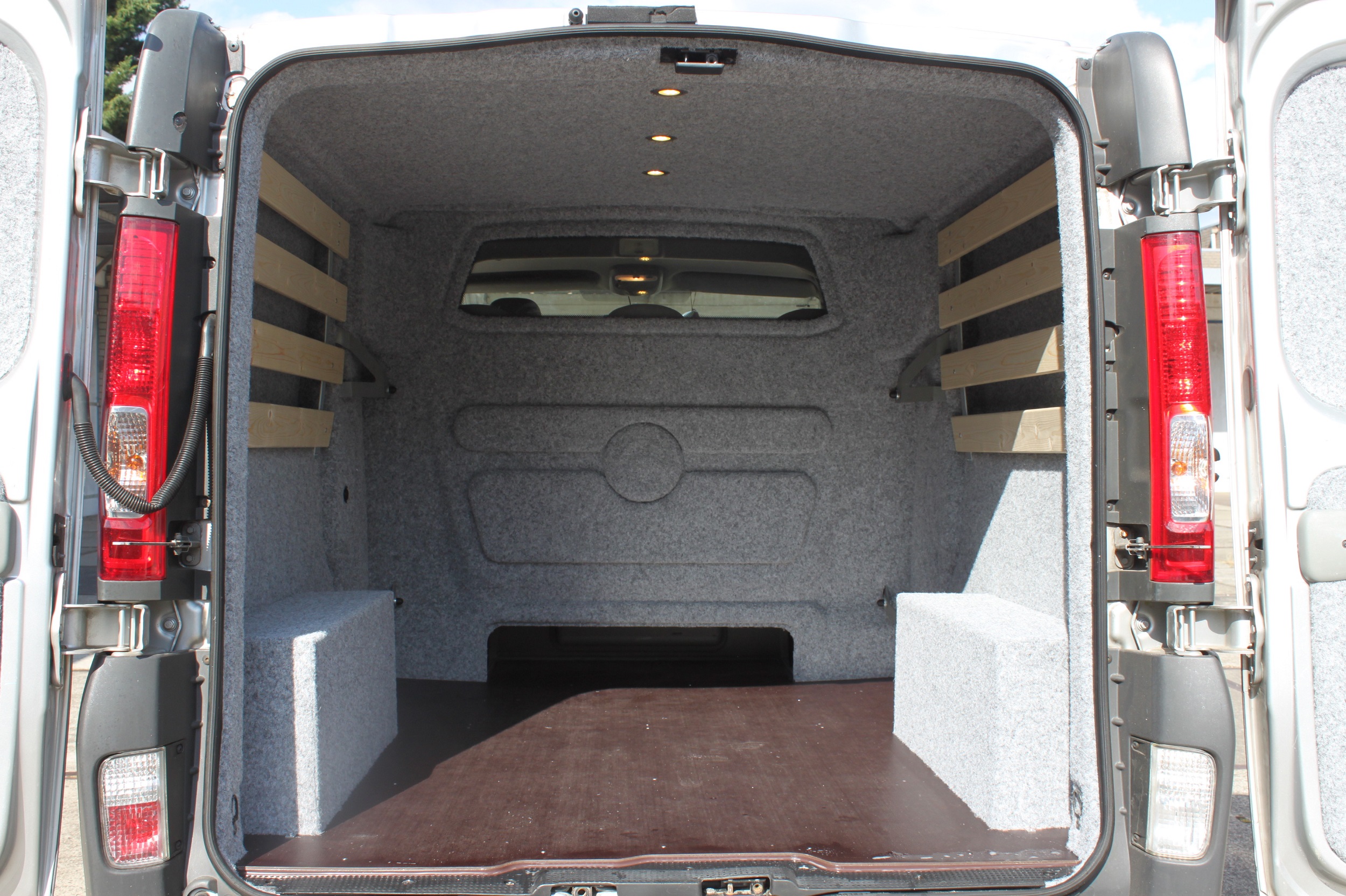 Opel Vivaro Bedrijfswagenbekleden Opel Vivaro Bedrijfswagenbekleden