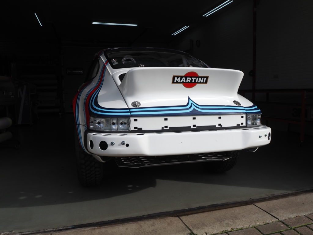 Porsche-911-Safari-Striping-Decal-Autobelettering-Eindhoven
