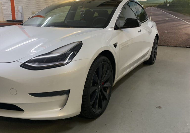 Tesla Model 3 Ontchromen 6