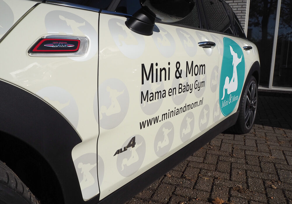 Autoreclame Mini and Mom